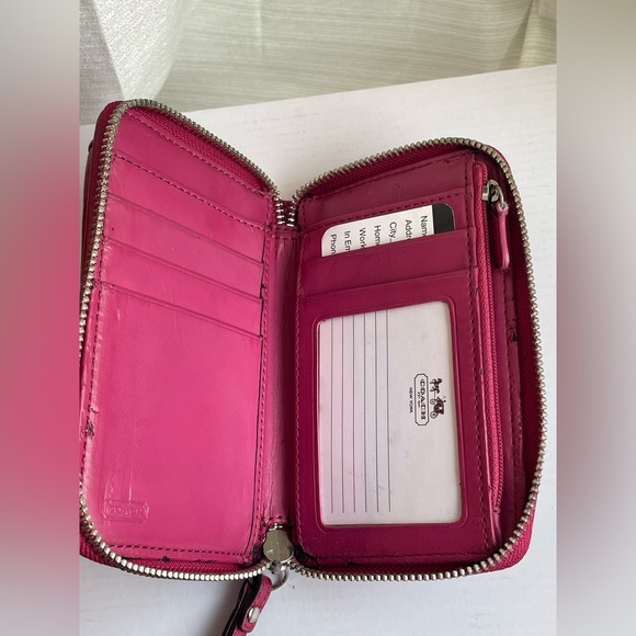 Coach 1941 Peyton Patent Leather Wristlet Zip Around Wallet Magenta Pink Coach - Picture 12 of 17